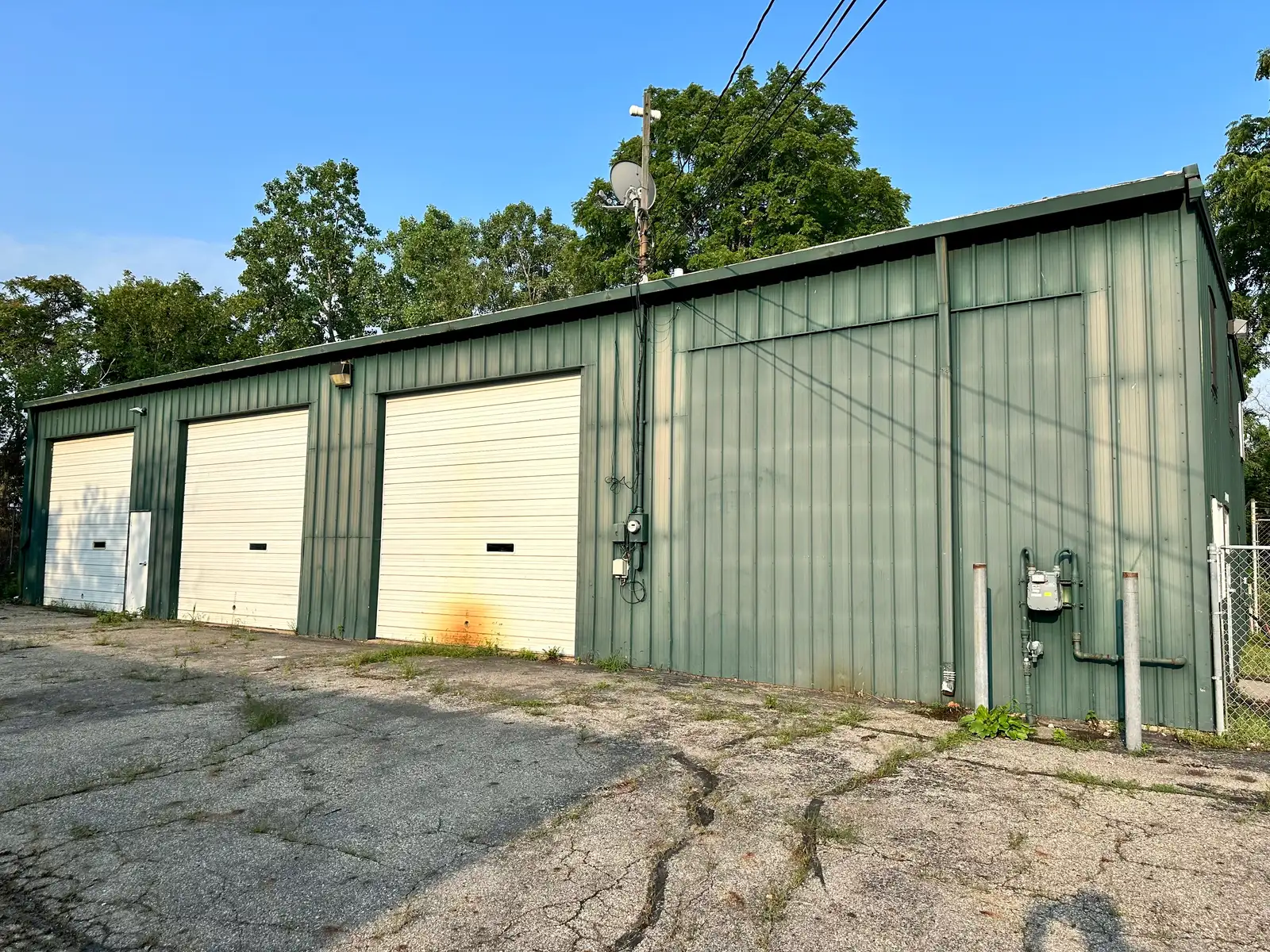 Fully Leased Industrial Investment Lansing image 1