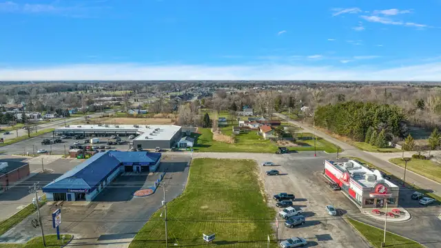 4474 CORUNNA RD thumbnail 5