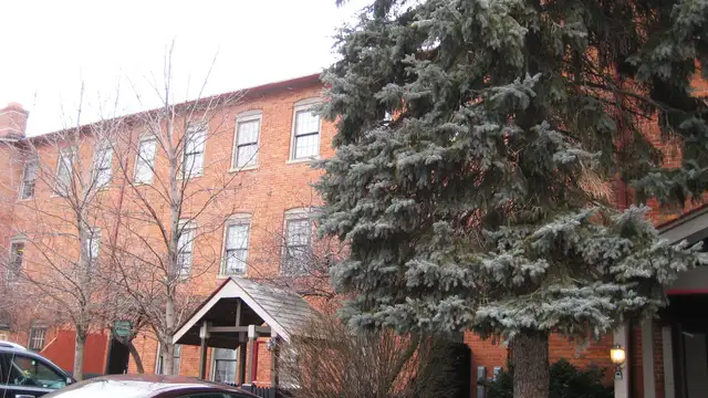 Office for lease thumbnail 3
