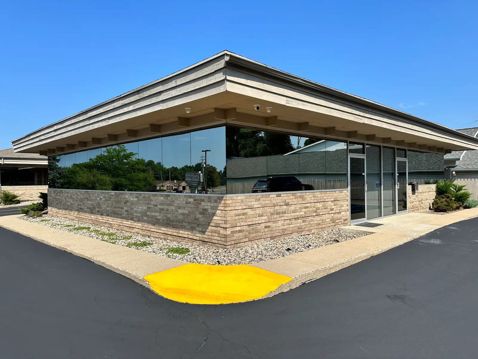 303 S Waverly Rd image 9