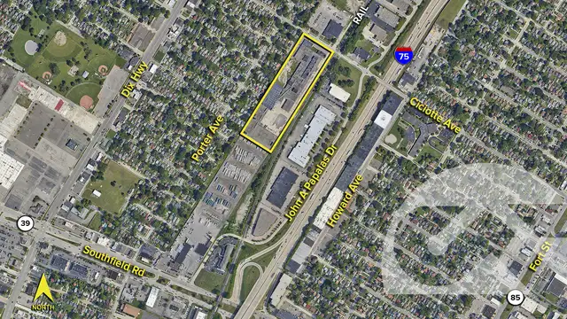 1705-1737 Cicotte Ave thumbnail 2