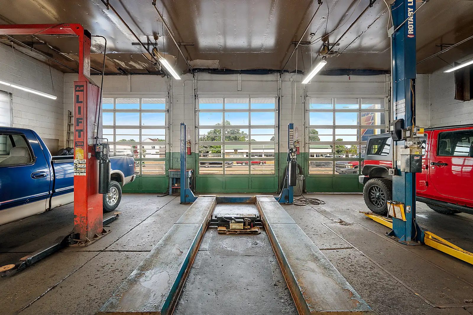28700 Gratiot Ave image 10