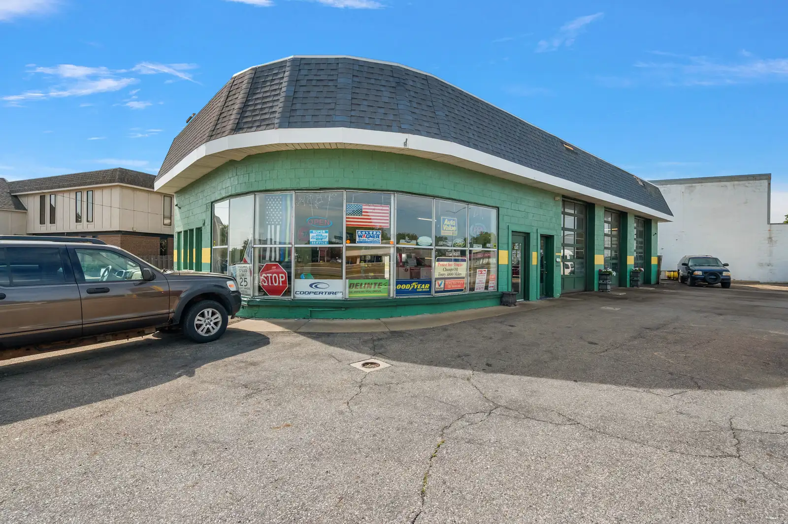 28700 Gratiot Ave image 1