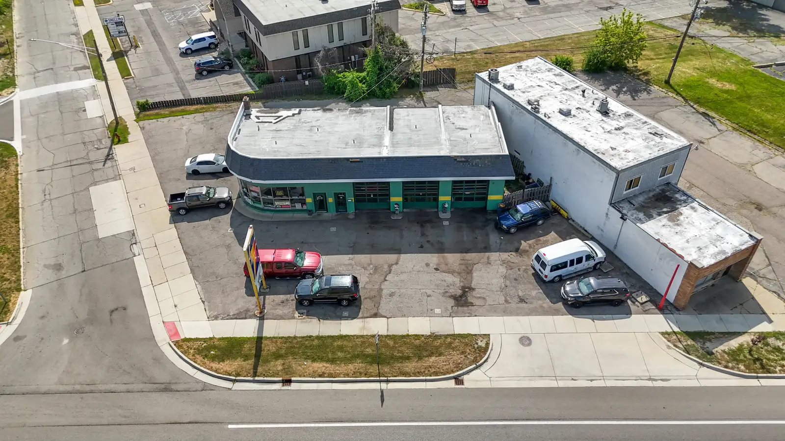 28700 Gratiot Ave image 5