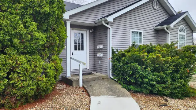 1314 N Hickory St thumbnail 2