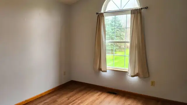1314 N Hickory St thumbnail 3