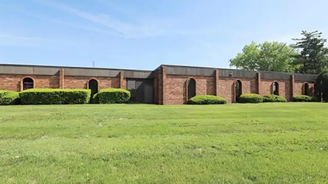 5080 W Bristol Rd Suite 2 thumbnail 3