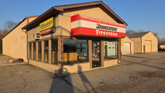 Former Auto Shop for Sale thumbnail 4