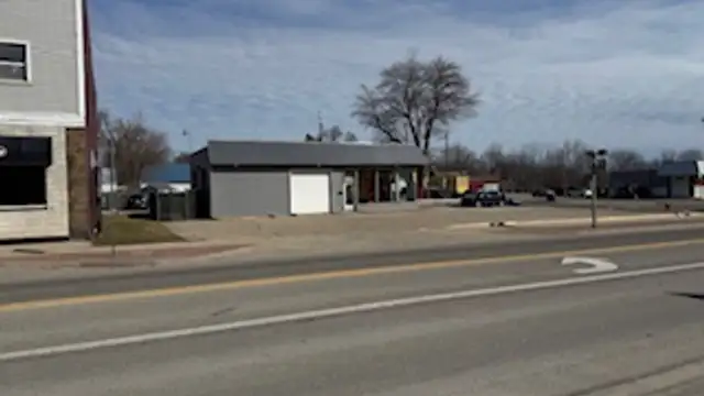 200 Salzburg Ave thumbnail 3