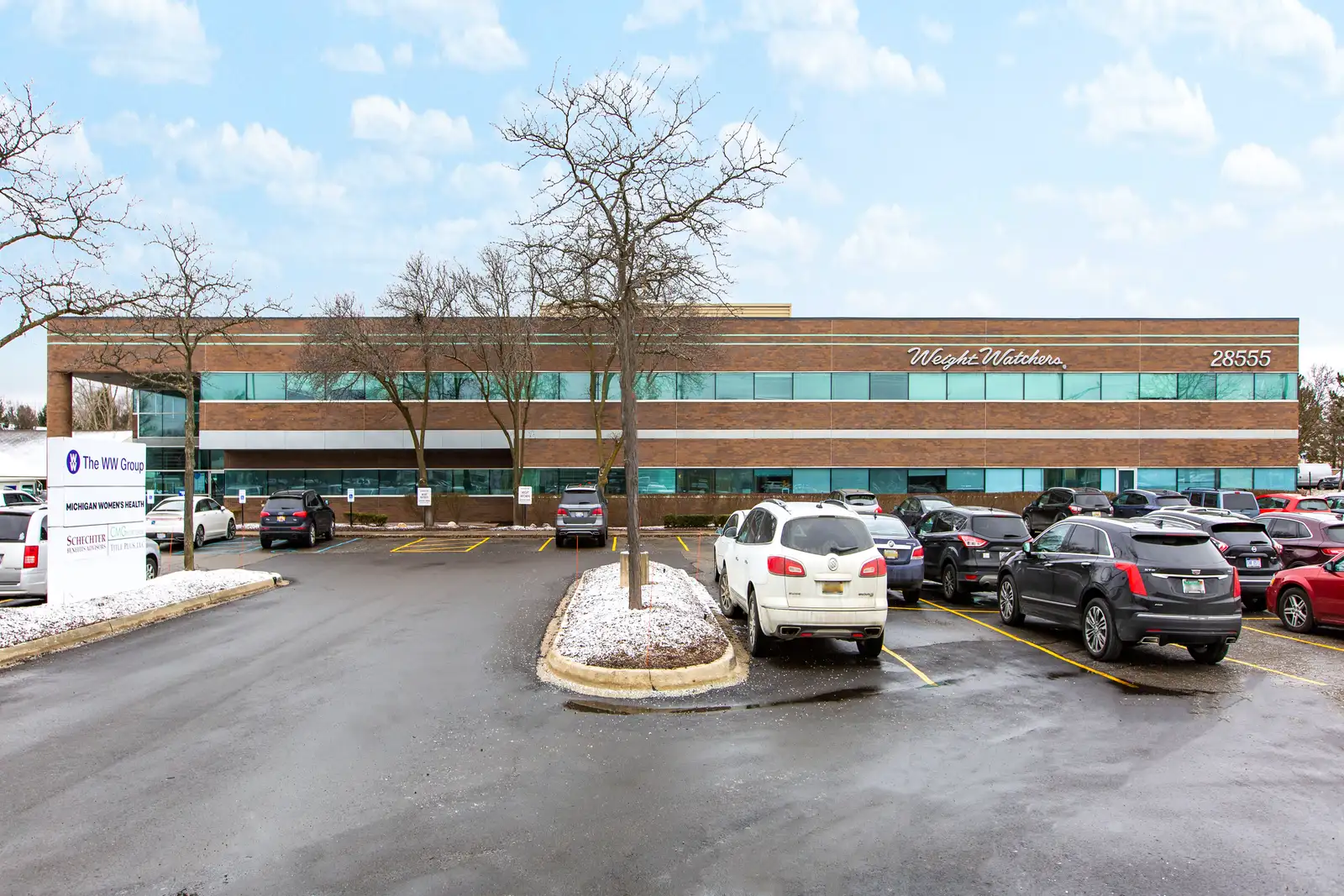 28555 Orchard Lake Rd, Farmington Hills, MI 48334