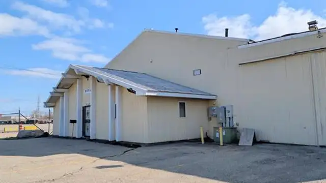 4225 Quinlan Dr thumbnail 2