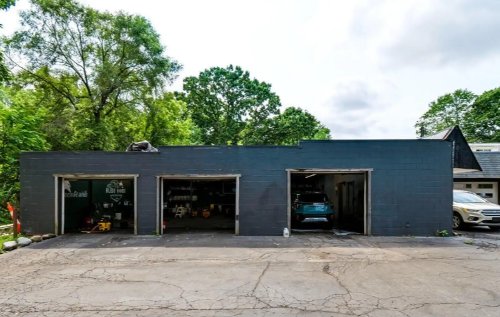 2427 S Rundle Ave image 2