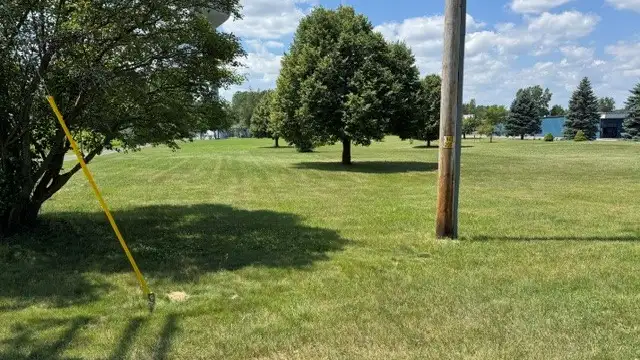 2426 Parkway Dr thumbnail 2