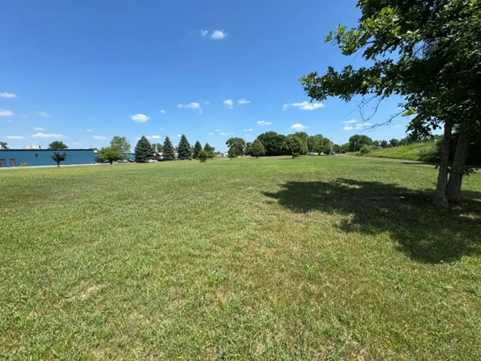 2426 Parkway Dr image 4