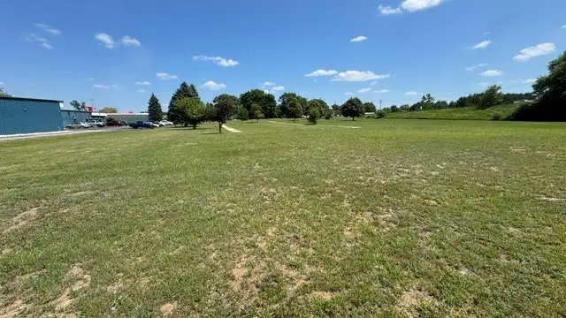 2426 Parkway Dr thumbnail 5