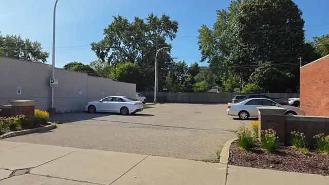 32011 Plymouth Rd thumbnail 3