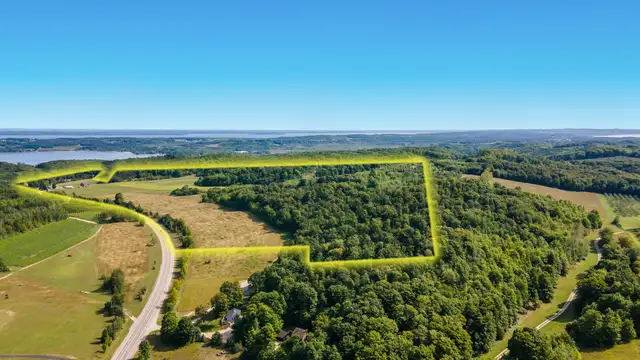 9224 E Duck Lake Rd thumbnail 2