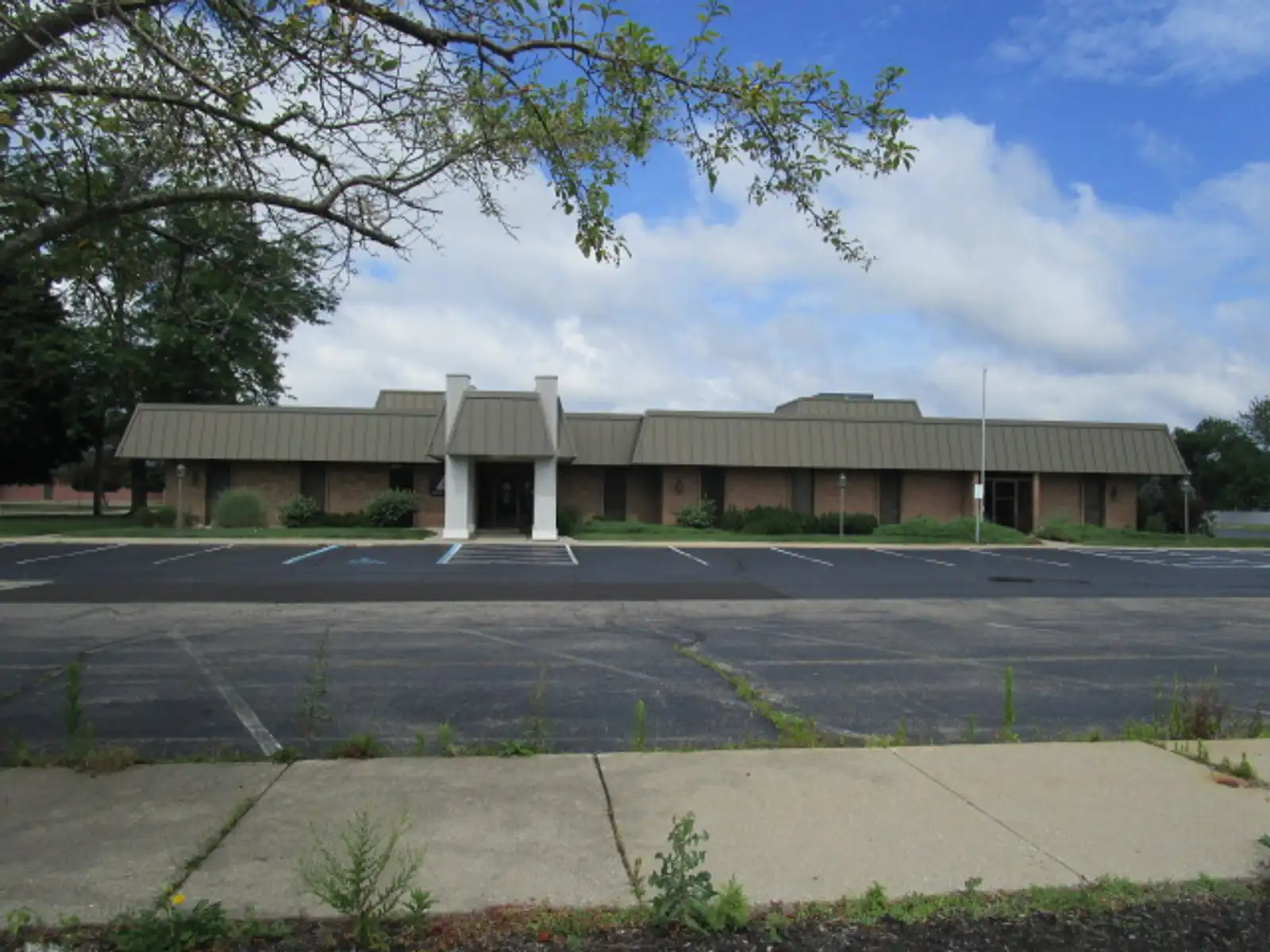 1390 W Maumee St image 2