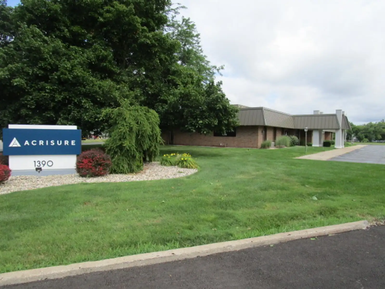 1390 W Maumee St
