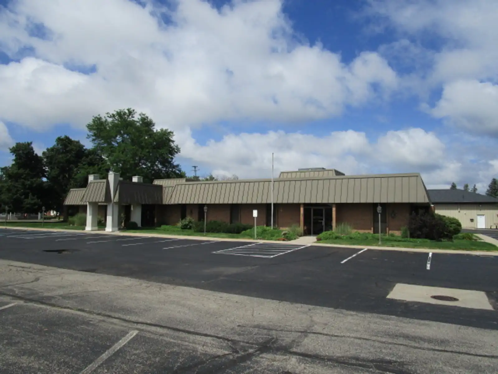 1390 W Maumee St image 5