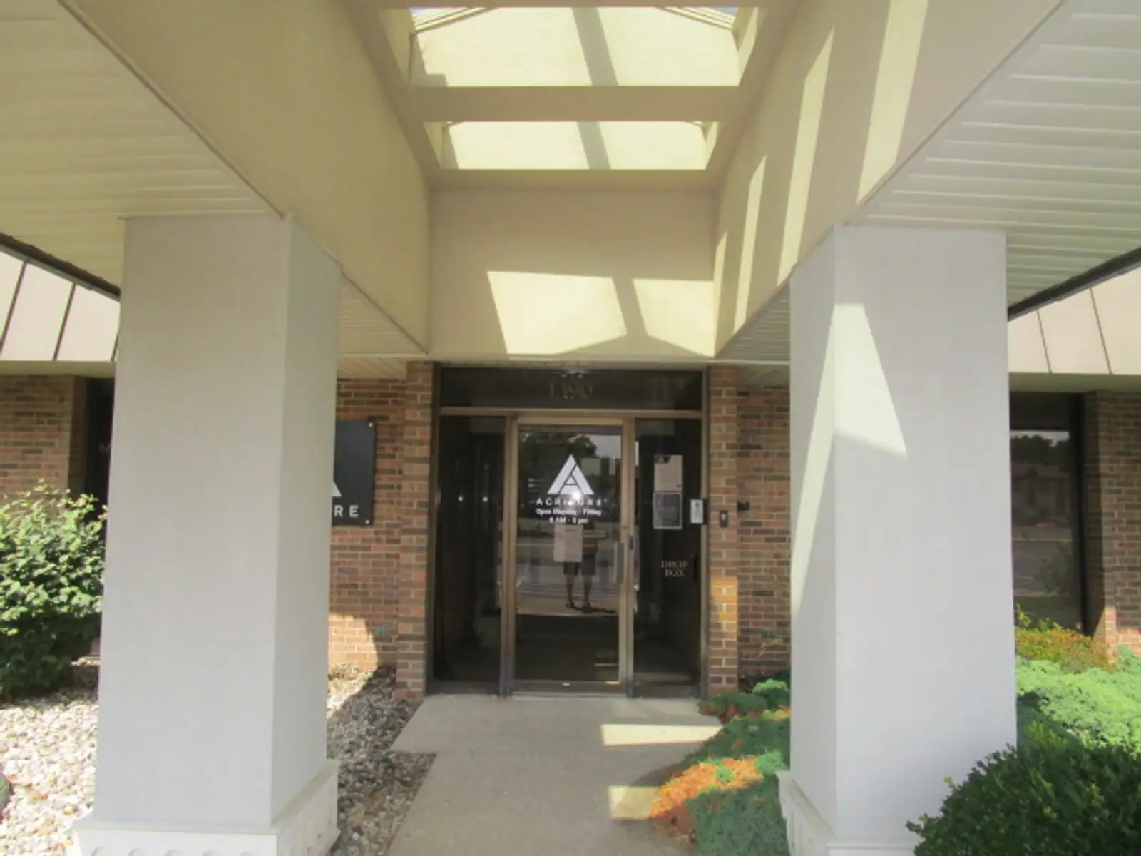 1390 W Maumee St image 4