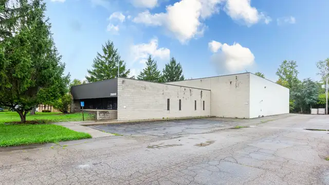 28800 Wall St thumbnail 2