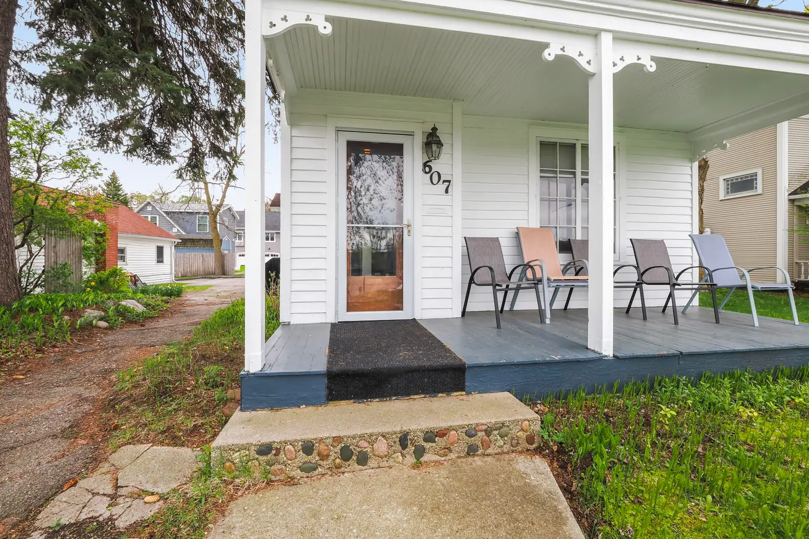 607 W Front St image 17
