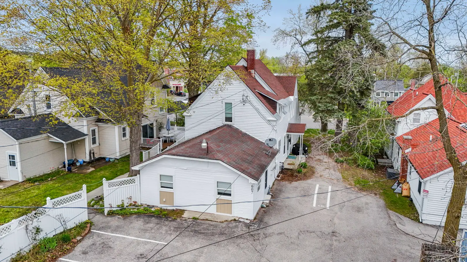 607 W Front St image 3