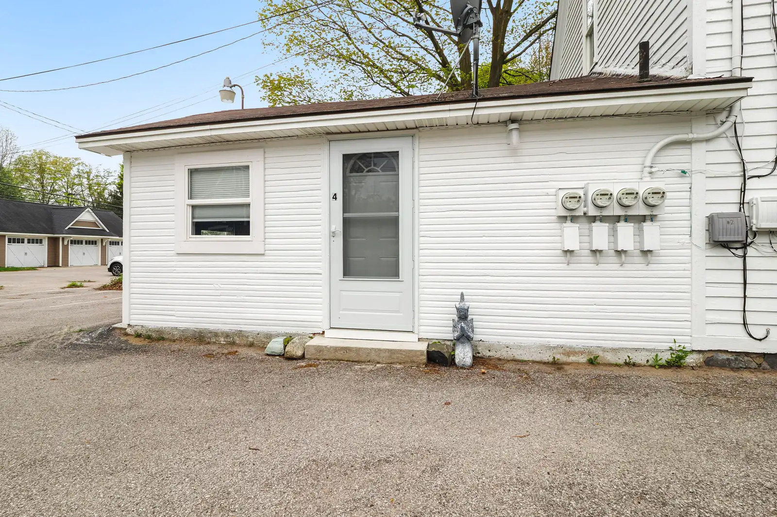 607 W Front St image 38