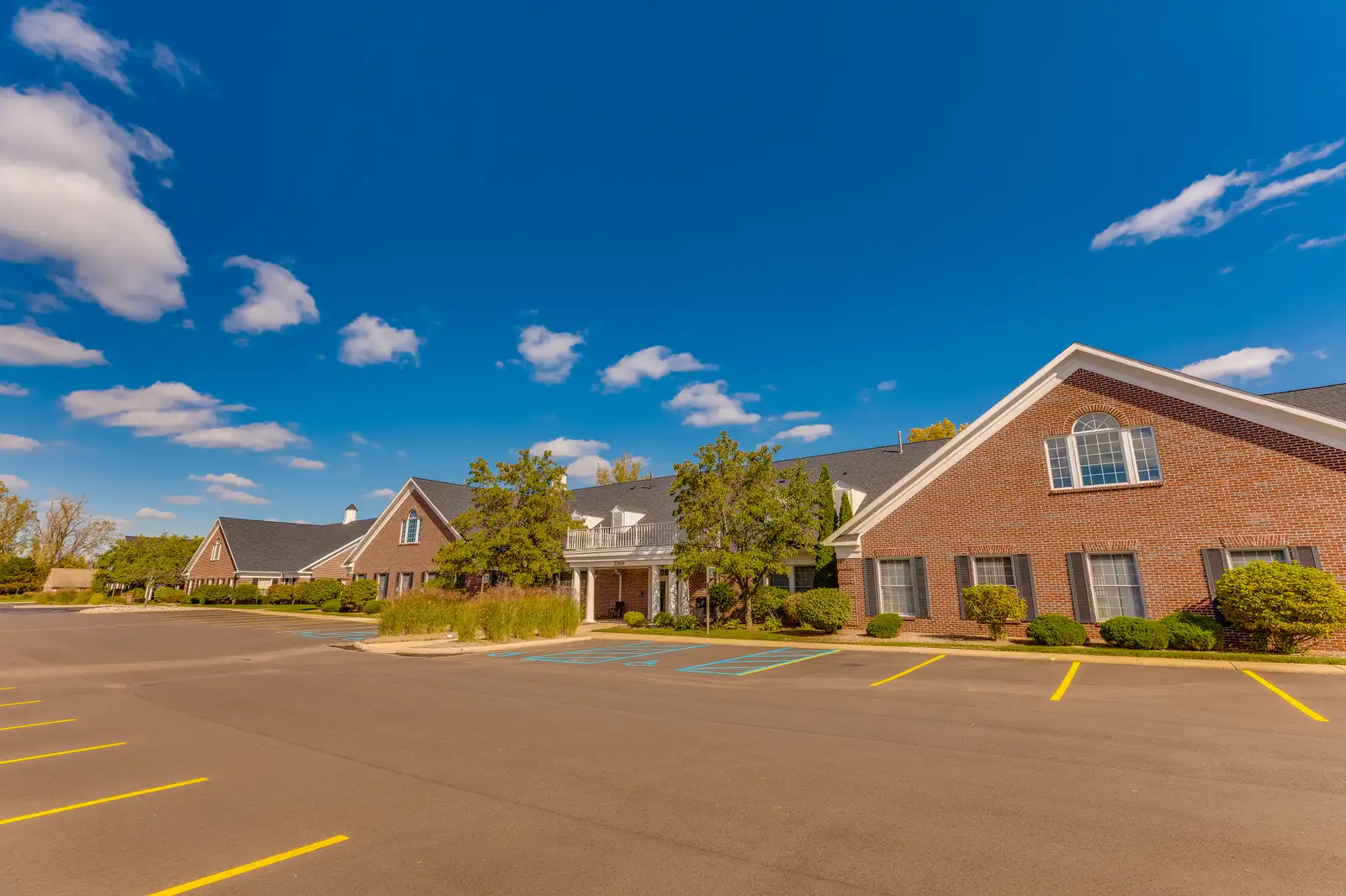 2369 Woodlake image 1