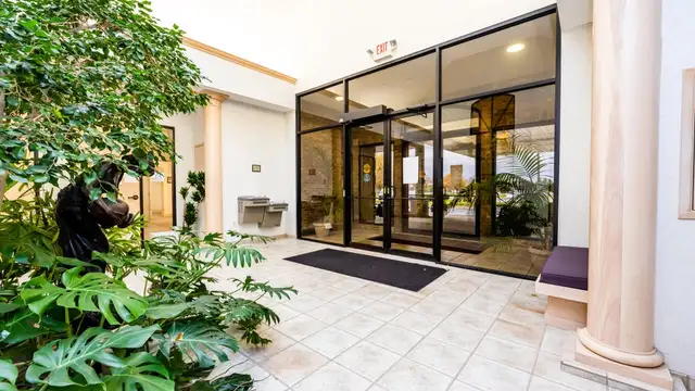 Medical Office Suite thumbnail 3