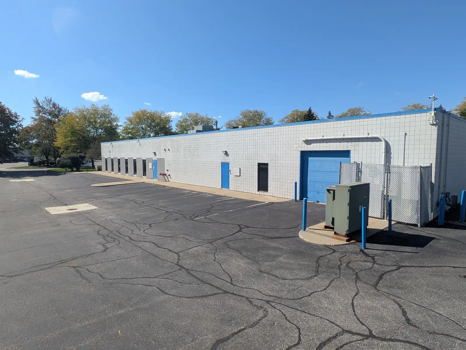 755 Phoenix Dr image 2