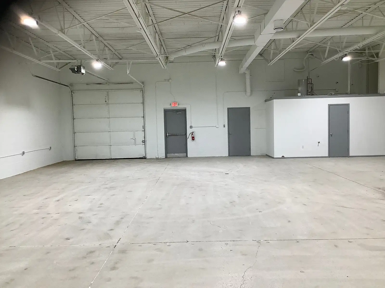 24610 N River Rd image 2