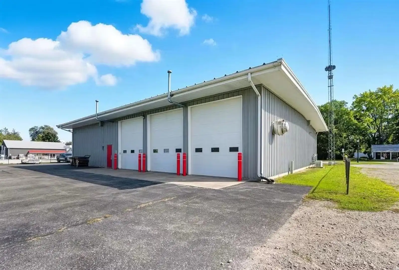513 E Saginaw St image 5