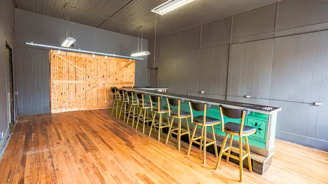 301 E Midland St thumbnail 4