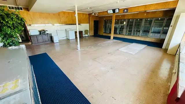 11424 Corunna Rd thumbnail 5
