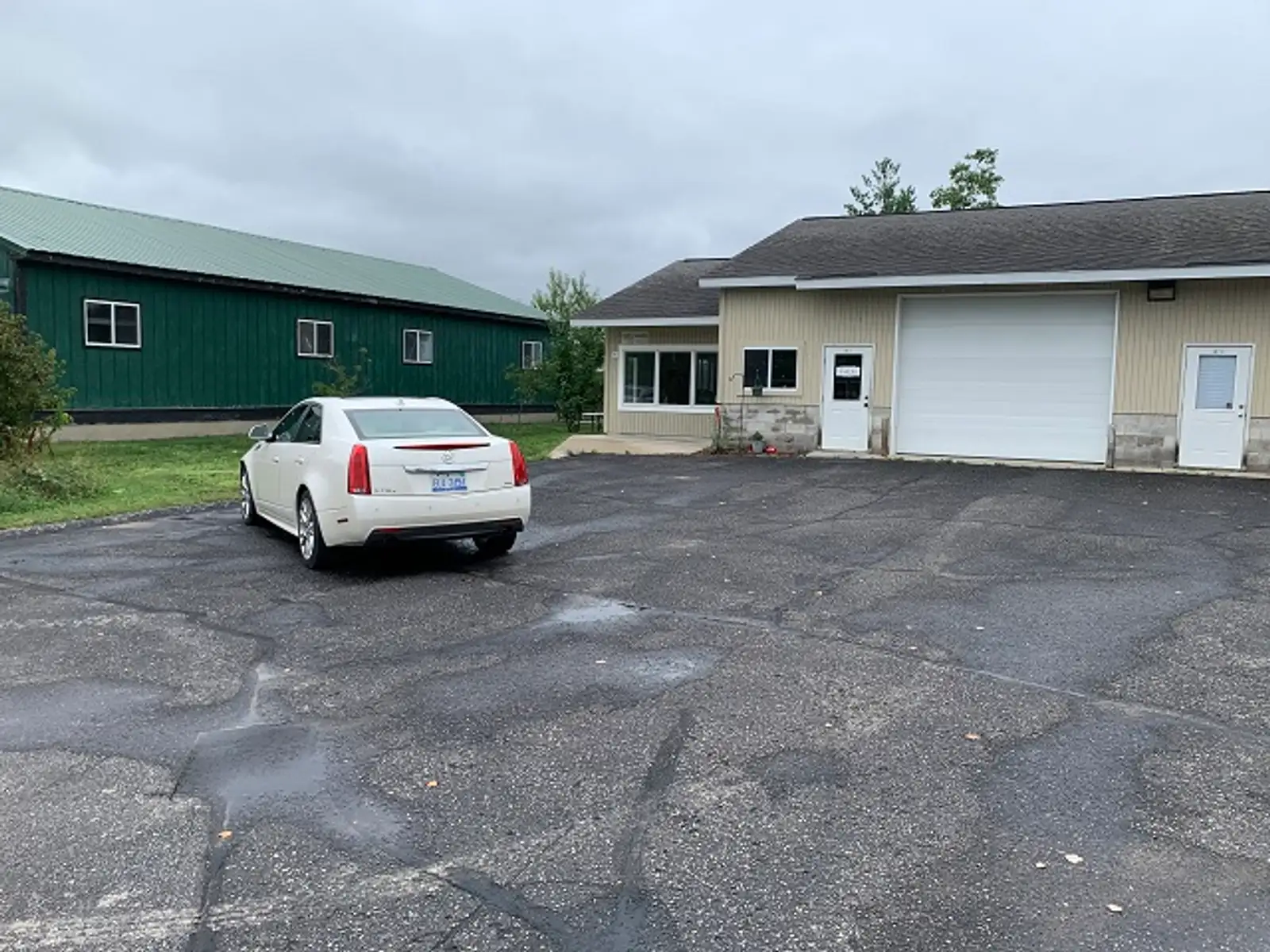 876 Robinwood Ct image 3