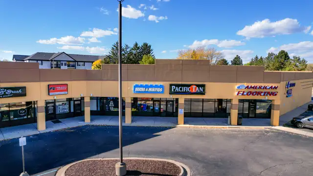 Brookside Plaza thumbnail 5
