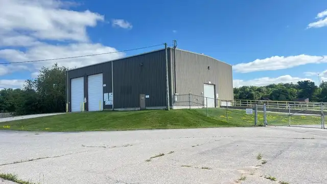 629 W Spruce St. Industrial Complex thumbnail 2