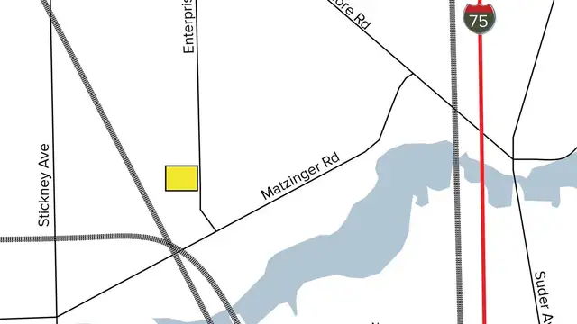 5119 Enterprise Blvd thumbnail 2