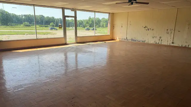 5091 Lansing Rd thumbnail 2