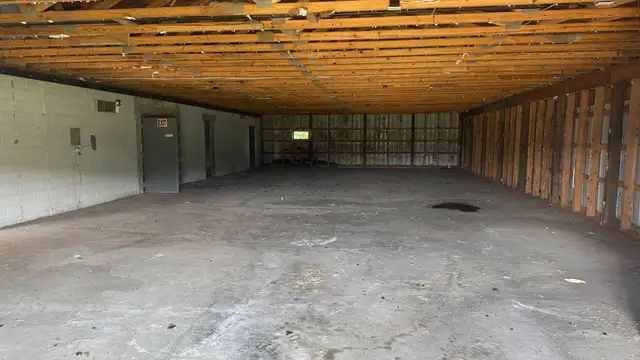 5091 Lansing Rd thumbnail 4