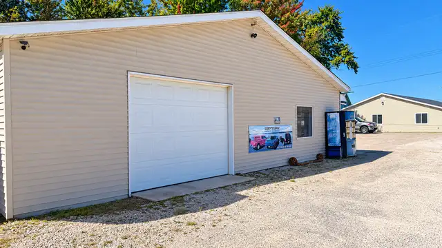 4631 Lapeer Rd 4619 Lapeer Rd thumbnail 5