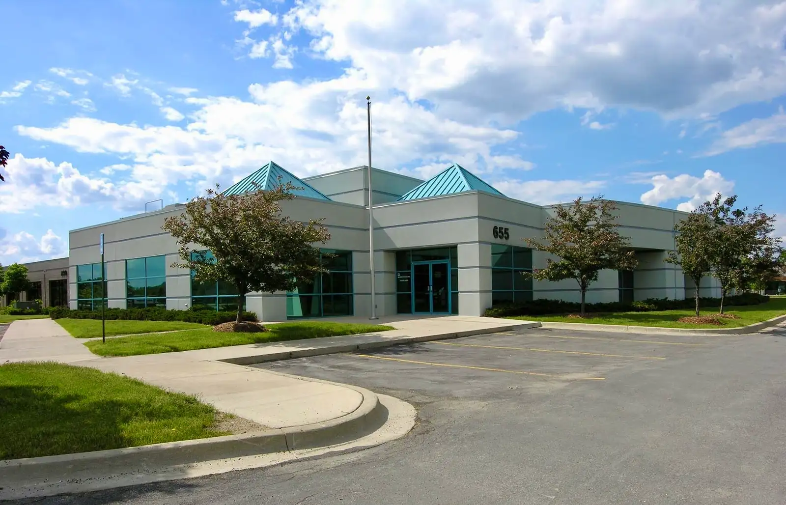 655 Fairfield Ct