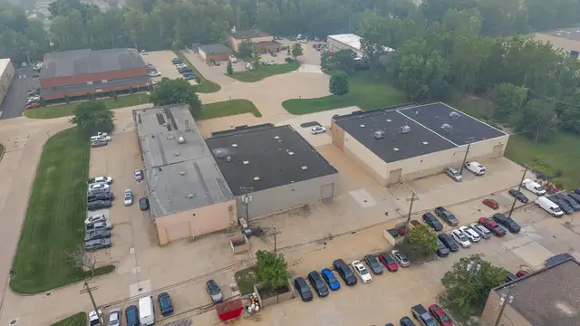 Industrial Building in Shelby Twp thumbnail 2
