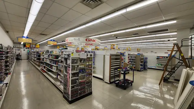 Dewitt Shopping Center thumbnail 4
