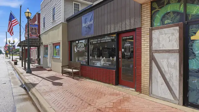 118 W State St thumbnail 3