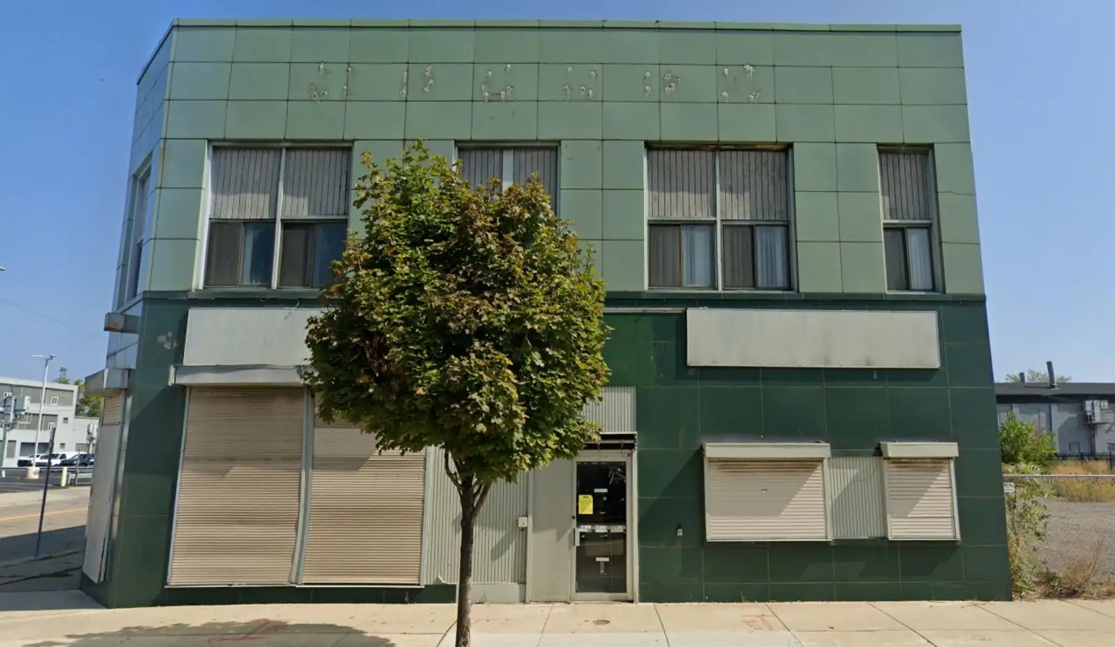 6070 Woodward Ave