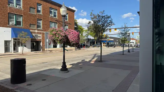 111 W 4th St thumbnail 3