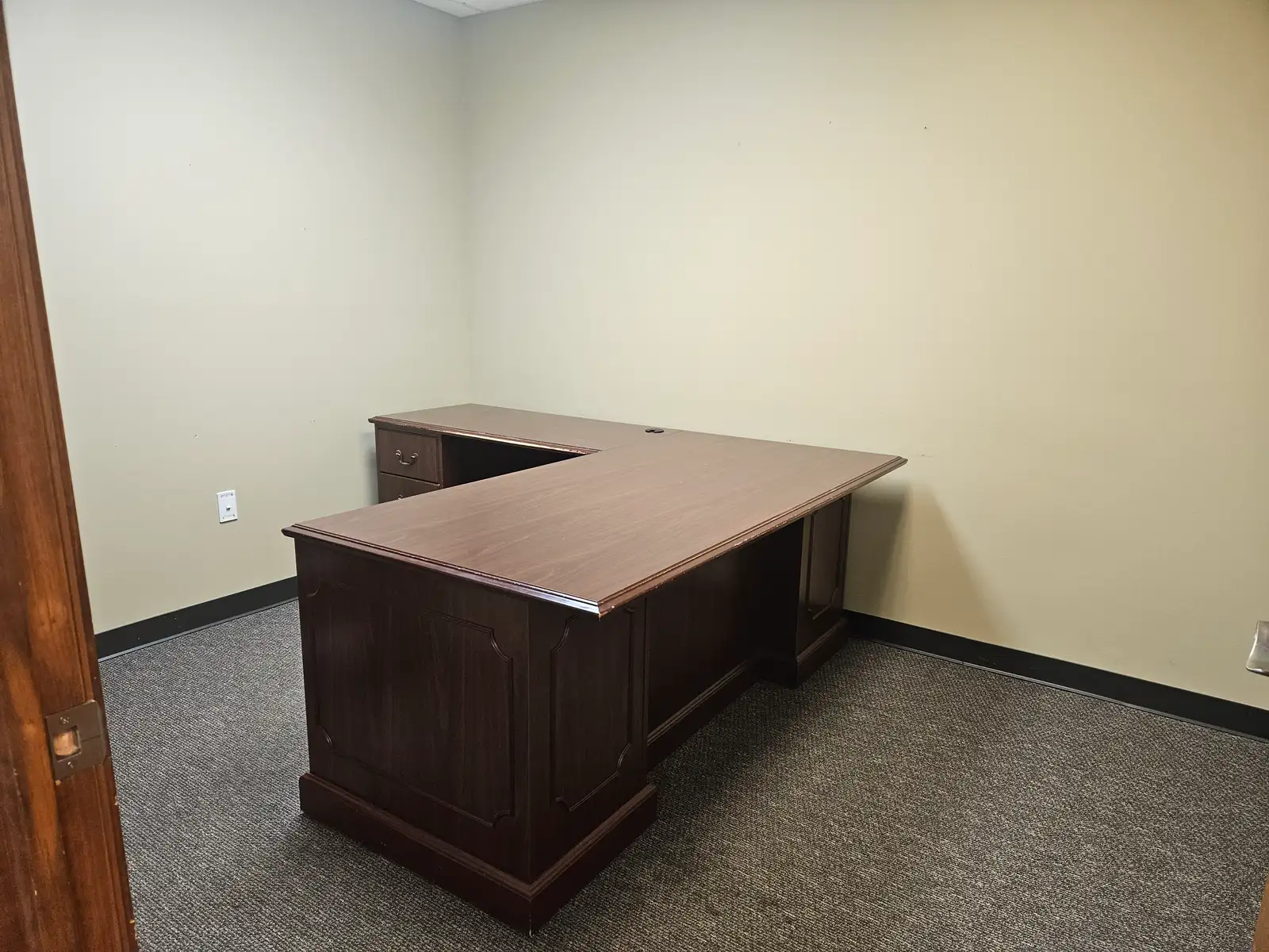 Retail/Office Space For Sale image 8